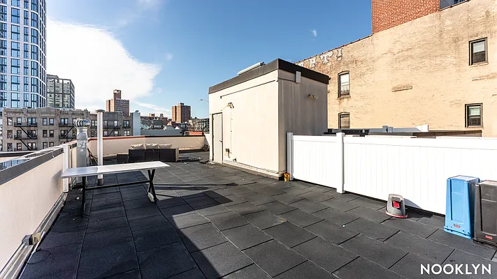 Rented by Nooklyn NYC LLC | media 44