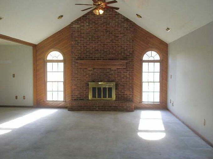 24675 Water St, Olmsted Falls, OH 44138 Zillow