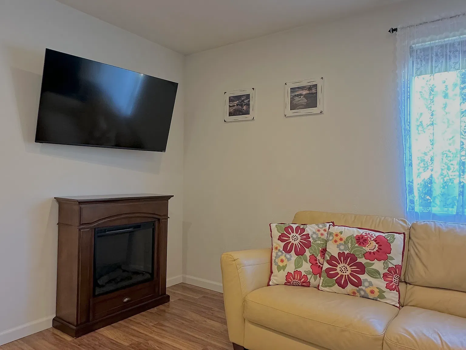 12910 Mott Ct — Photo 4