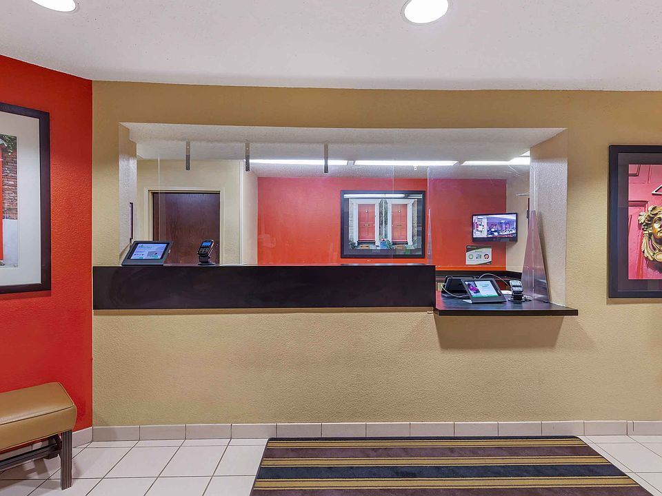 Lobby and Guest Check-in