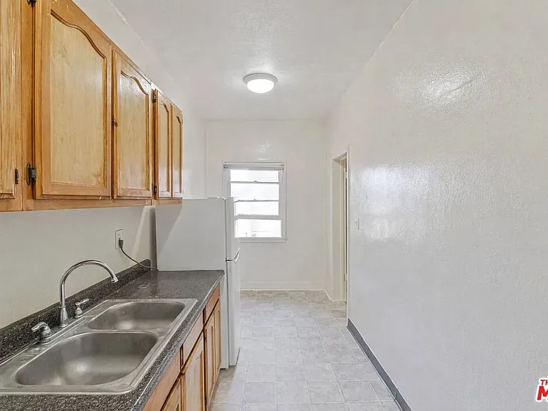 526 S Oxford Ave #100 — Photo 4