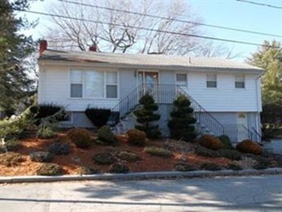 358 Hyacinth St, Fall River, MA, 02720
