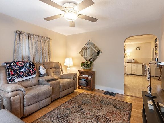 3rd image of 2A Fuller Street Ct