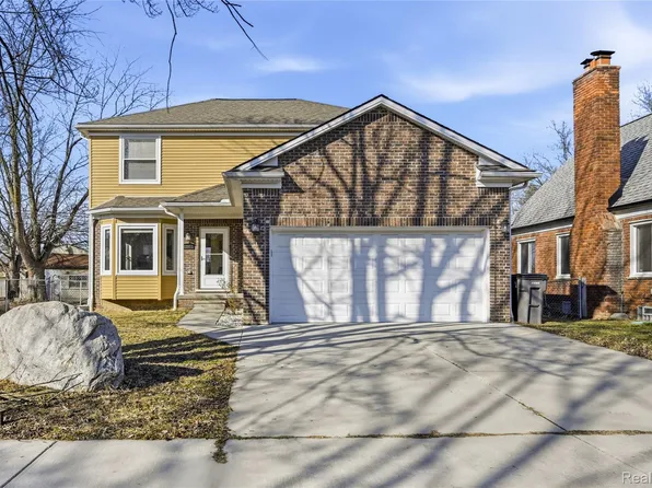 22011 Sharkey St, Clinton Township, MI 48035