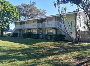 108 SW Lincoln Cir N, Saint Petersburg, FL 33703
