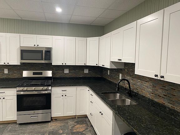 4th image of 301 Fairview Ave