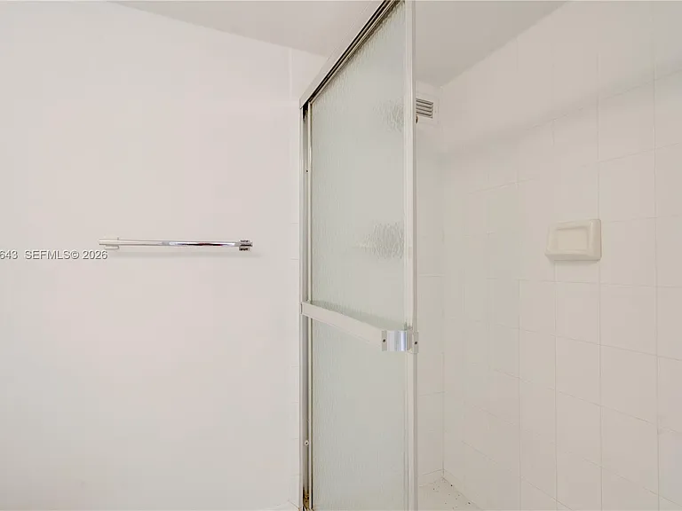 5161 Collins Ave #516 — Photo 30