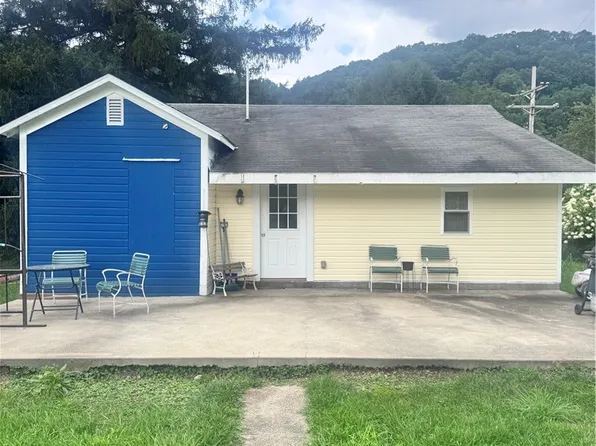 1685 Walnut Bend Rd, Oil City, PA 16301