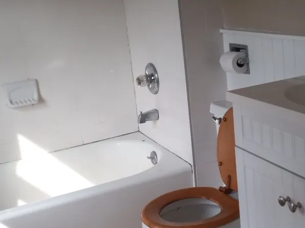 122 Clinton Avenue image 5 of 16