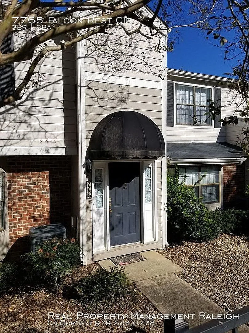 Room in 3 Bedroom Townhome at Falcon Rest Cir — Photo 1