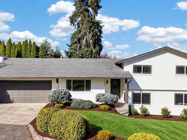 32859 NW Overlook St, Scappoose, OR 97056
