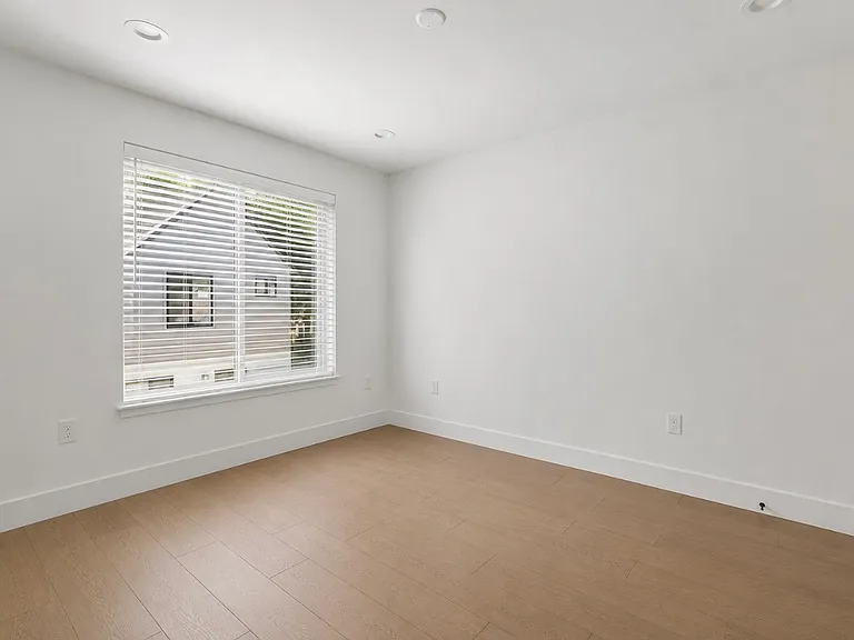 2710 T St #2 — Photo 9