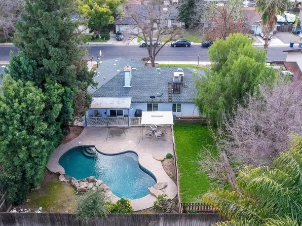 695 W Polson Ave, Clovis, CA 93612