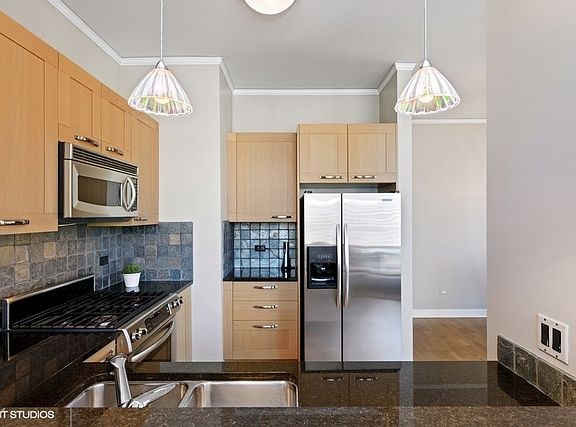 4th image of 450 E Waterside Dr Unit 1909