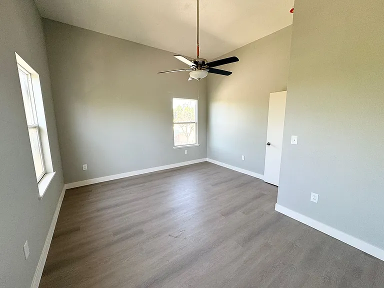 223 S K St — Photo 10