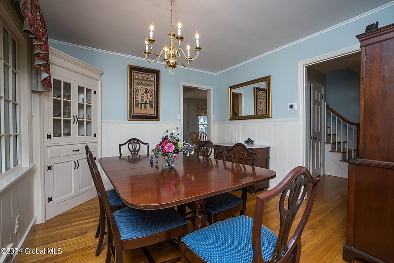 5th image of 814 Riverside Avenue