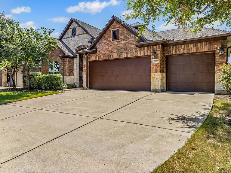 17900 Crimson Apple Way — Photo 36