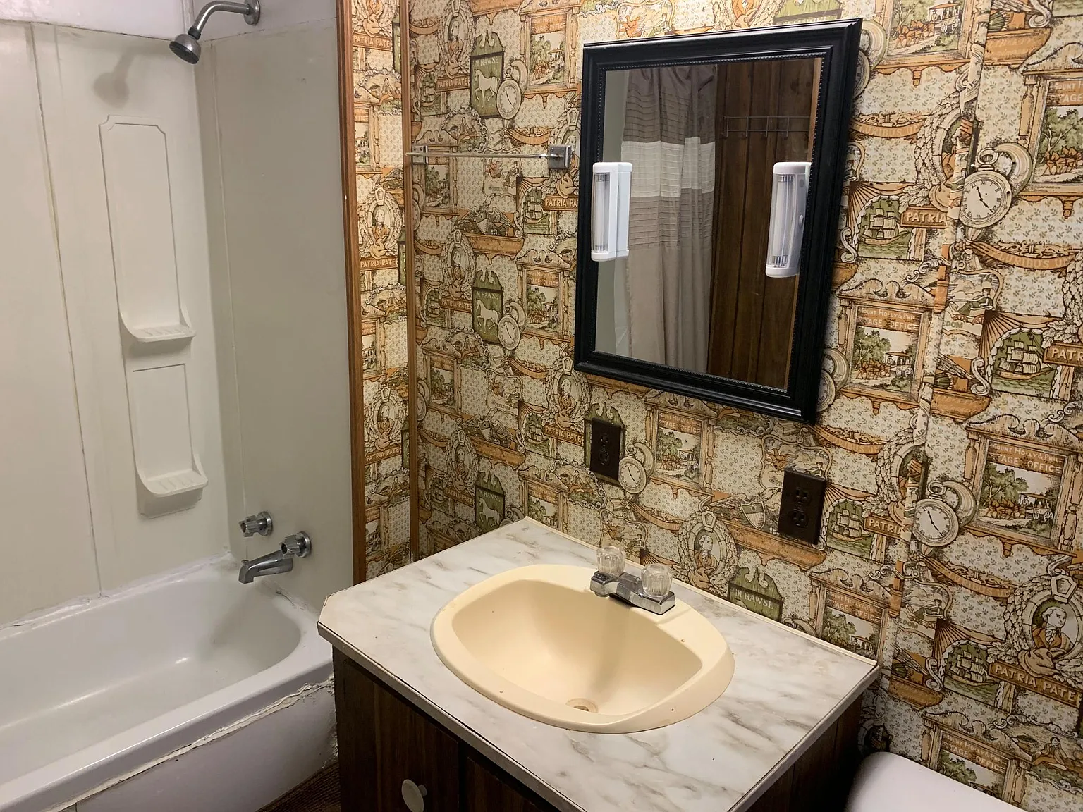 60 Truscott Ln — Photo 3