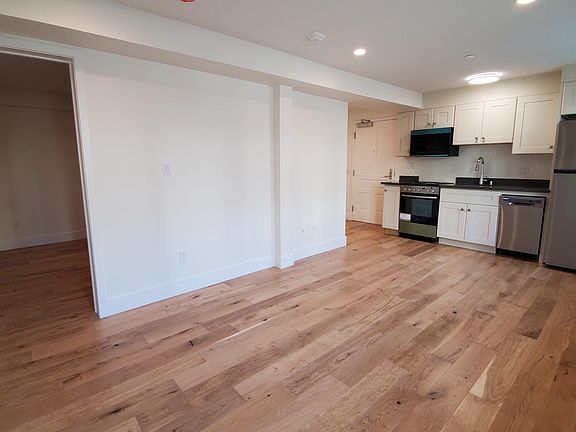 4th image of 3465 25th St #106