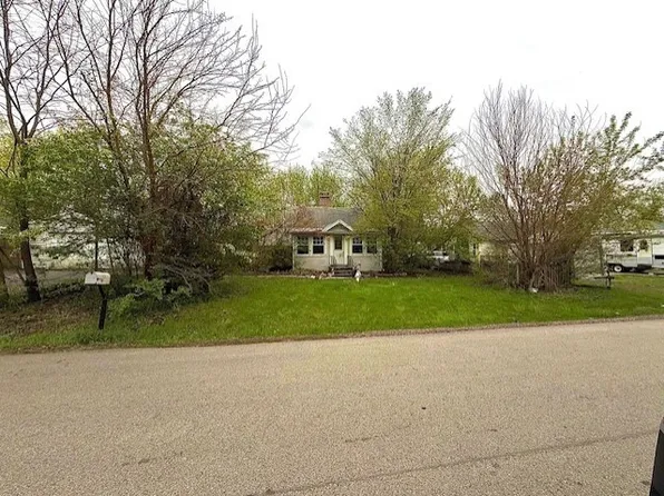 7425 South Dr, Wonder Lake, IL 60097