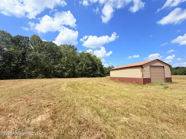 2 Smith Avenue Rd, Carthage, MS 39051