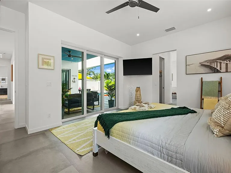 2375 Waldemere St — Photo 16