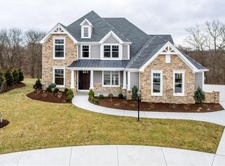 1017 Estate Dr, Coraopolis, PA 15108