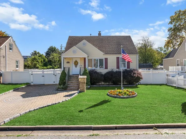 2025 Bell Pl, South Plainfield, NJ 07080