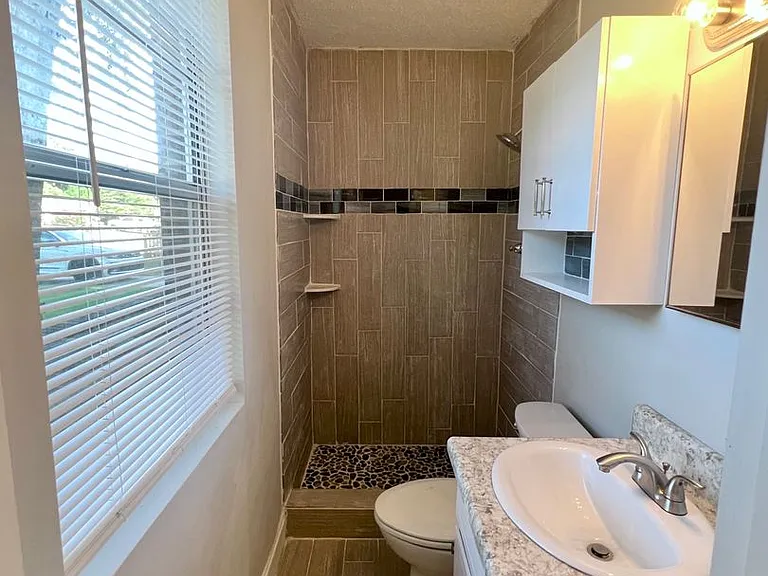 4120 Englewood Dr — Photo 17