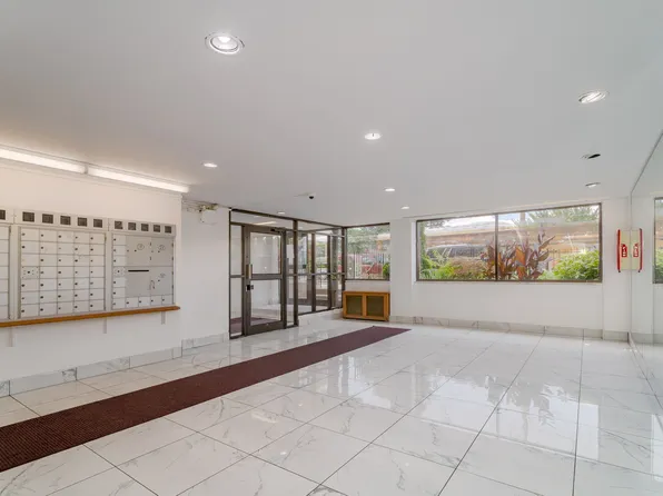 3065 Sedgewick Avenue image 9 of 13