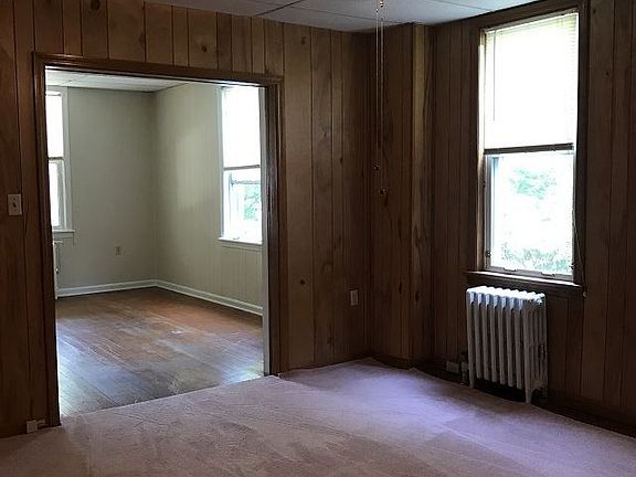 2nd image of 920 Mulberry Ave APT 1N