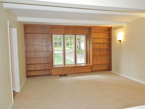4th image of 1645 S Lincoln St