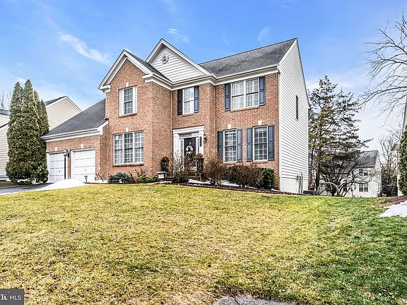 2nd image of 43553 Dempsey Ln