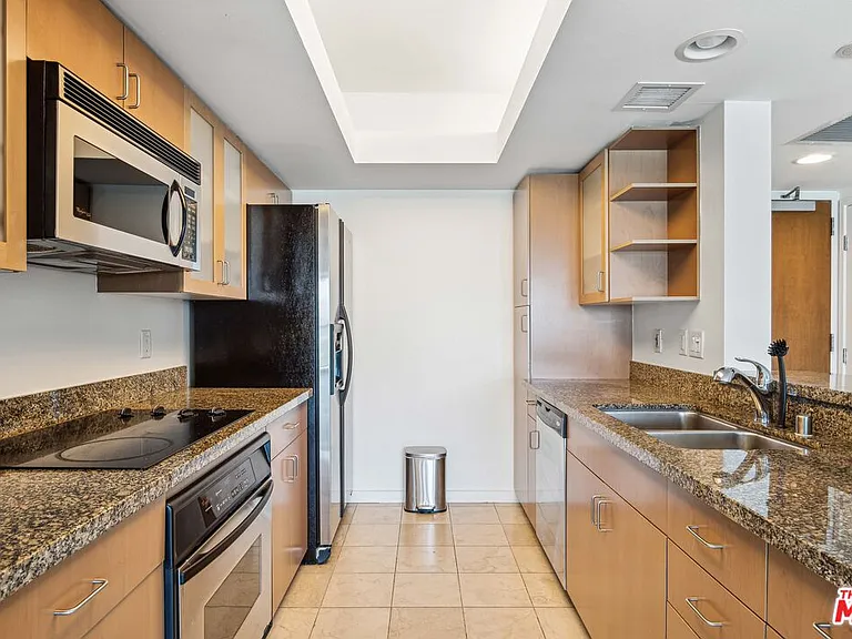 13700 Marina Pointe Dr #1206 — Photo 30