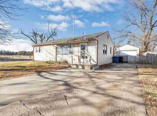 1201 N Golf St, Augusta, KS 67010