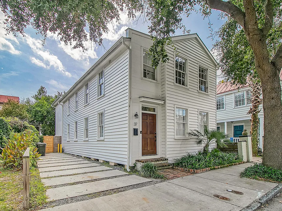 37 Ashe St