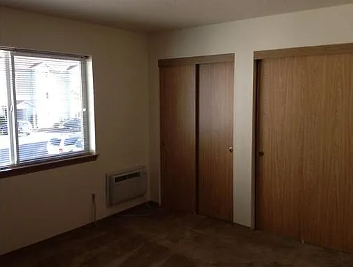 Lorence Court — Photo 8