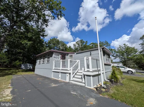 112 Chestnut Dr, Barnegat, NJ 08005