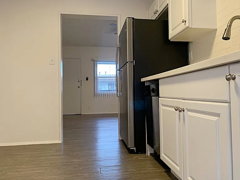 1033 S Westlake Ave — Photo 6