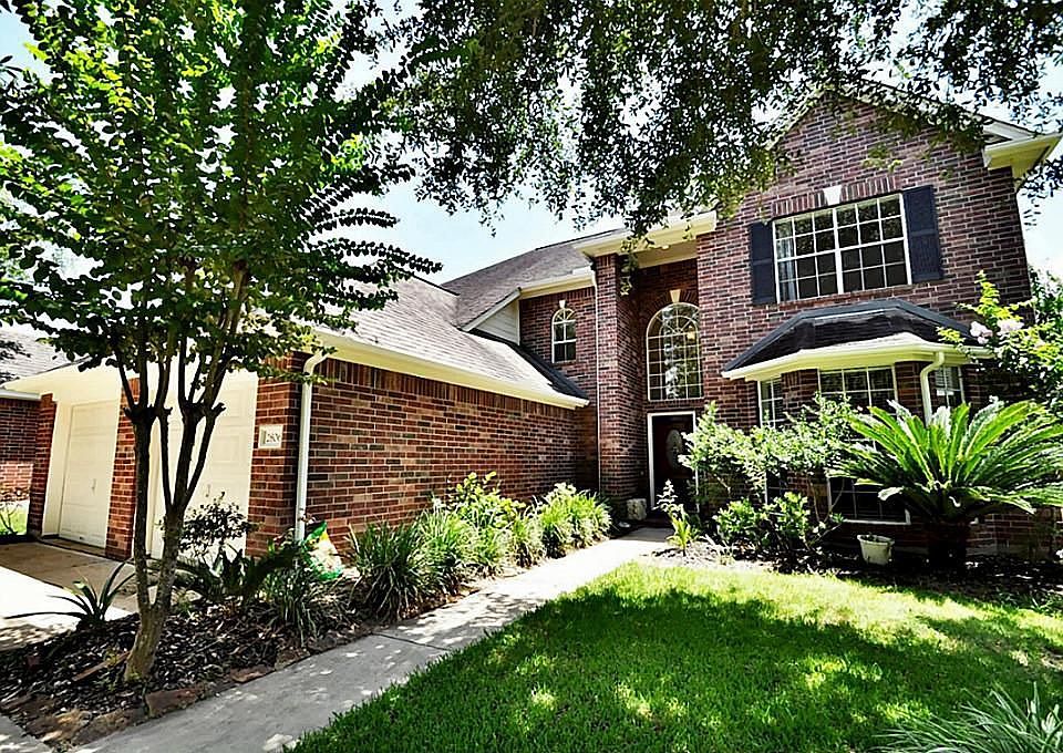 1st image of 2806 Five Oaks Dr