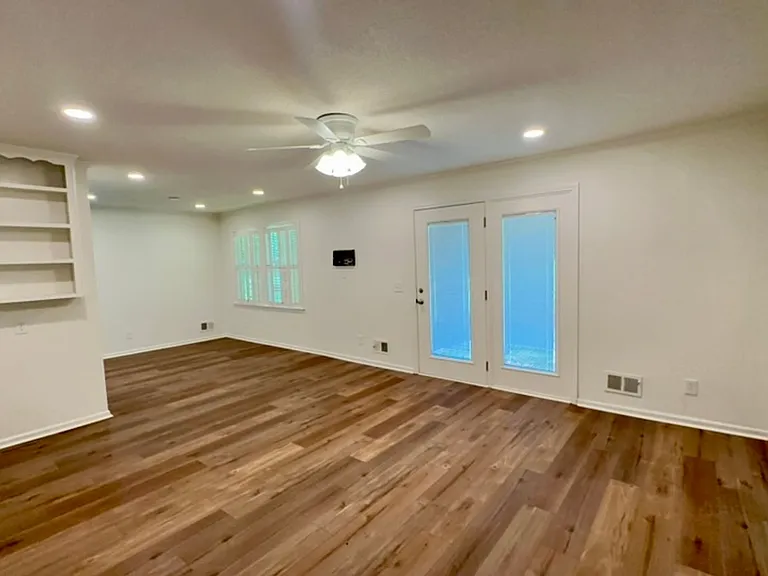 1110 Slann Dr — Photo 8