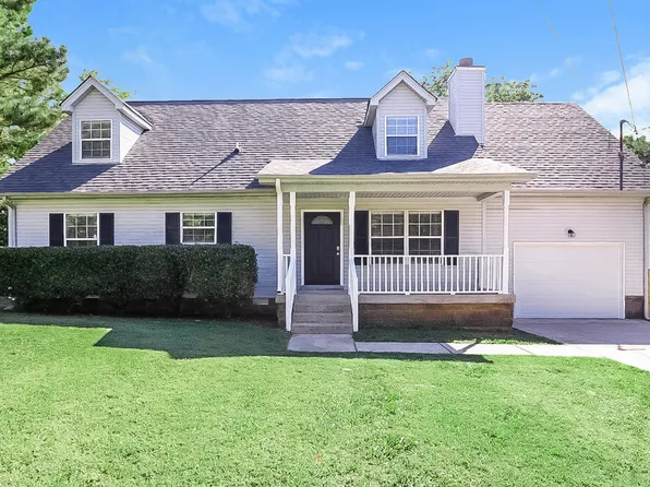 386 Park Ct E, La Vergne, TN 37086