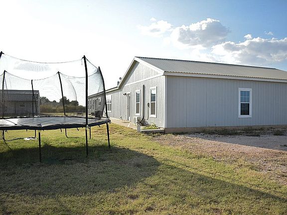 3rd image of 251 County Road 319