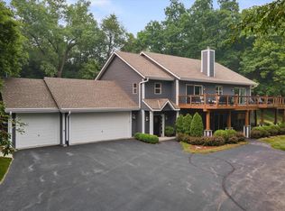 N48W28166 Lynndale Rd, Pewaukee, WI 53072