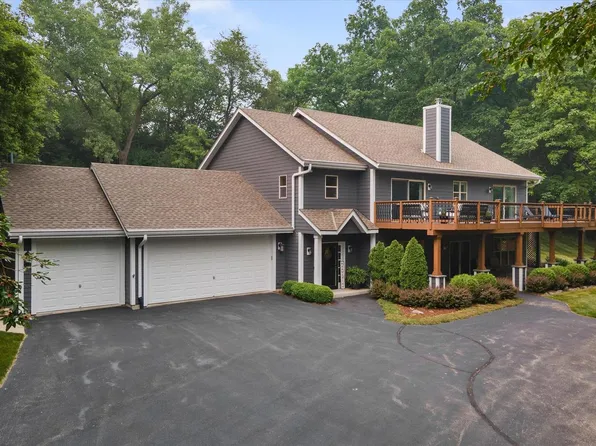 N48W28166 Lynndale ROAD, Pewaukee, WI 53072