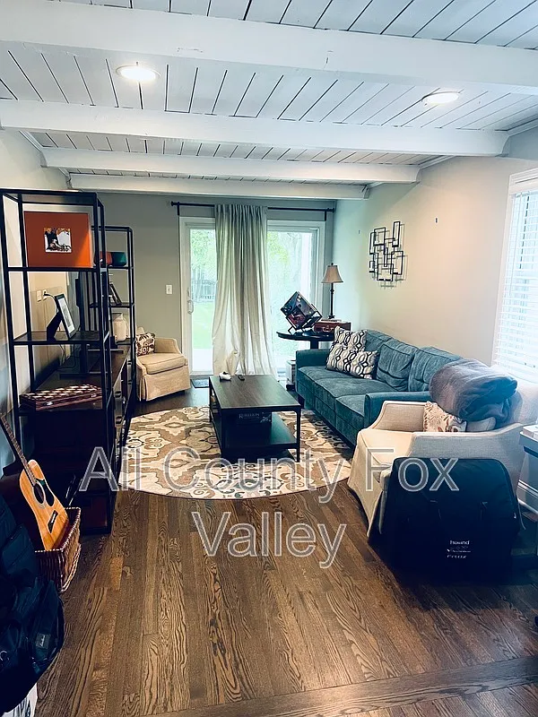 2 bed, 1.0 bath, 1024 sqft, $2,550 — Photo 2