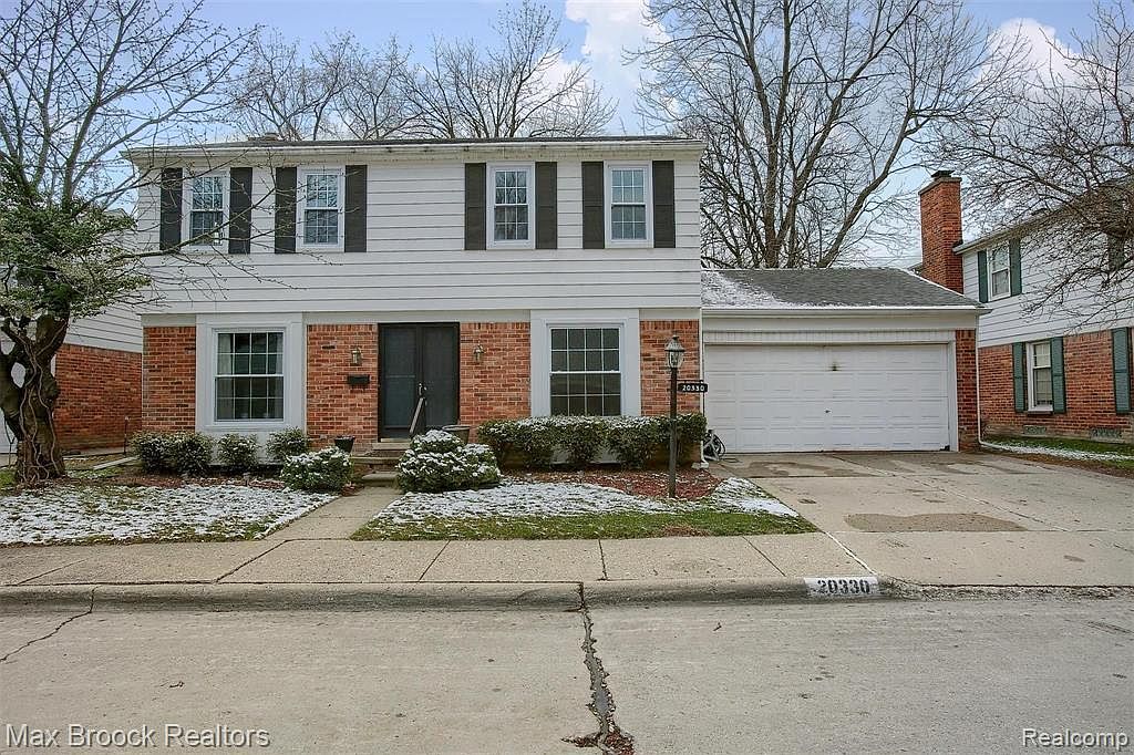 20330 Danbury Ln Harper Woods MI 48225 Zillow