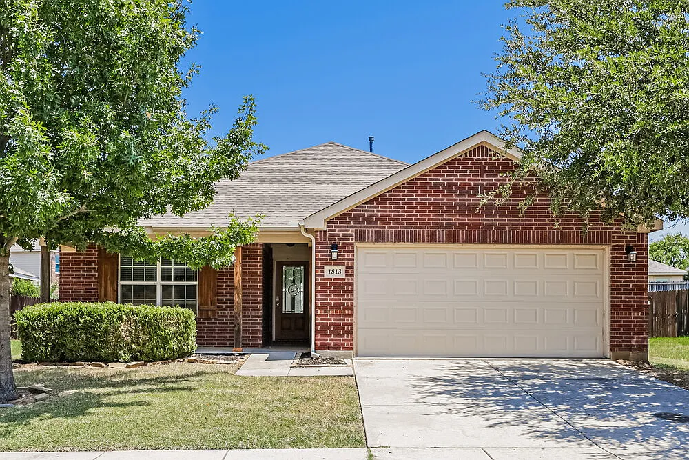3 bed, 2.0 bath, 2006 sqft, $1,910 — Photo 1