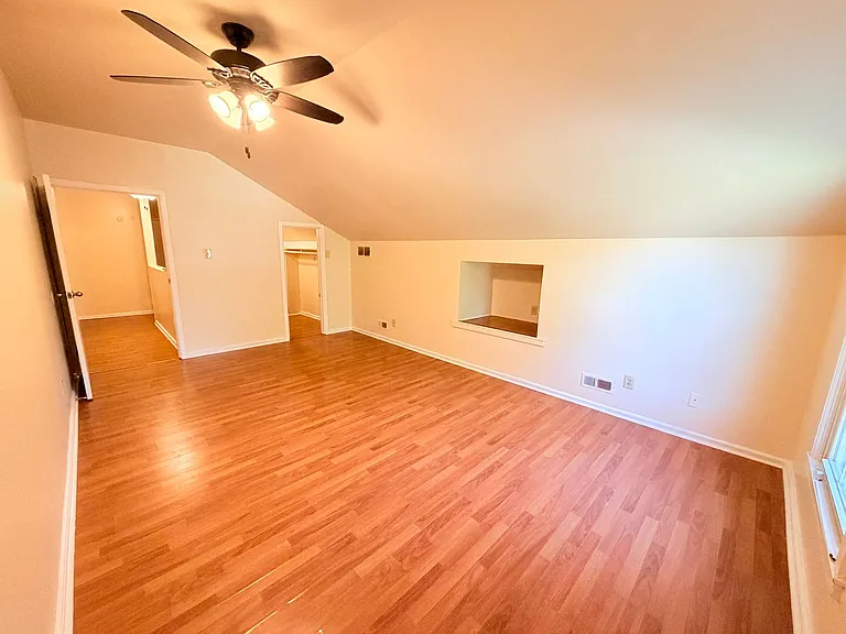 2035 N Graham Ave — Photo 23