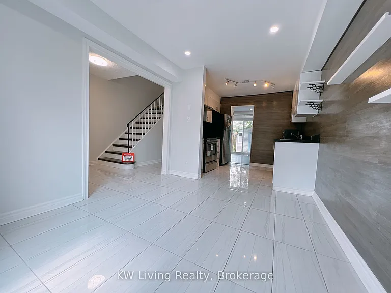 2075 Warden Ave #66 — Photo 4
